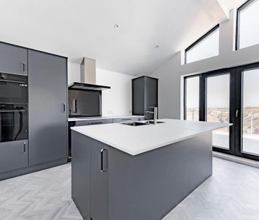 2 bedroom penthouse to rent - Photo 4