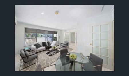 Large home close to the Central Maddington Shopping Centre. - Photo 4