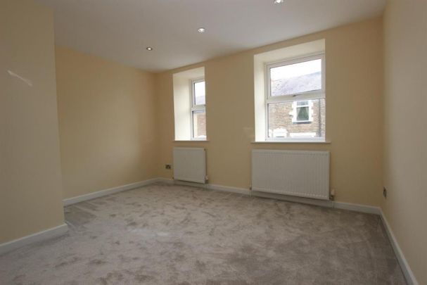 Cemetery Road, Darwen, BB3 2LS - Photo 1