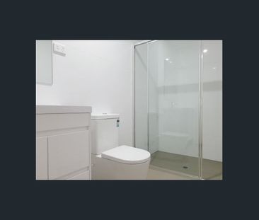 Spacious One-Bedroom Apartment with Study & Balcony.... - Photo 2