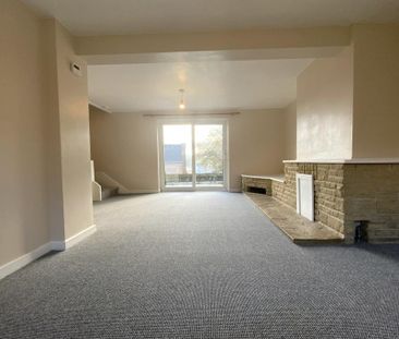 2 bedroom end of terrace house to rent - Photo 2