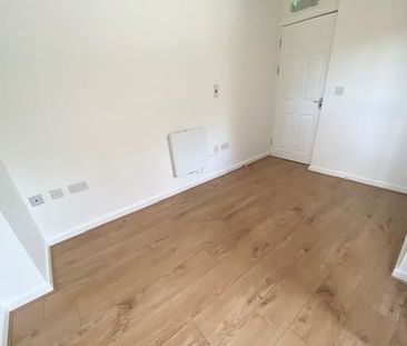 Buckingham Road, Bletchley, MILTON KEYNES - Photo 1