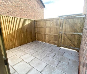 3 bedroom semi-detached house to rent - Photo 4