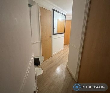 1 bedroom in a flat share to rent - Photo 6