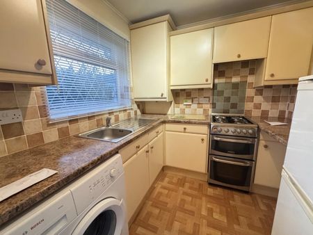 2 bedroom Bungalow To Let - Photo 3