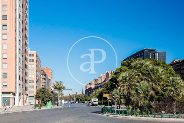 Valencia Capital, Valencian Community 46021 - Photo 1