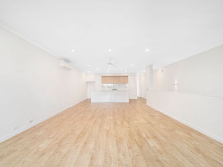 STYLISH TOWNHOUSE IN THE HEART OF NORTH LAKES - Photo 5
