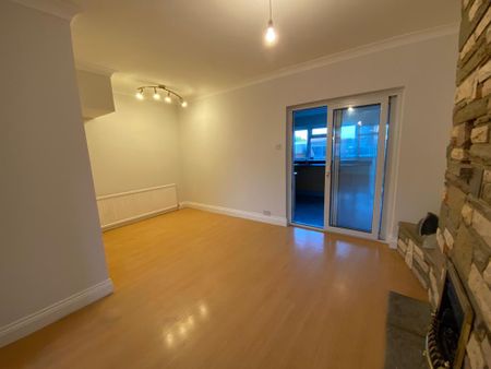 3 bedroom terraced house to rent - Photo 2