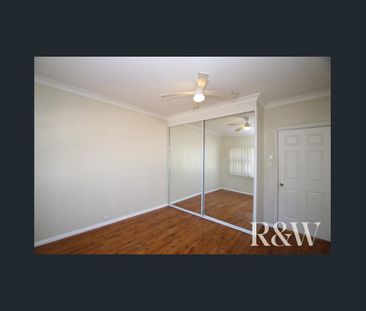 Tidy Three Bedroom Home - Photo 3