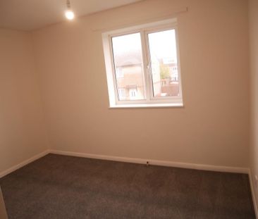 2 bedroom semi-detached house to rent - Photo 6