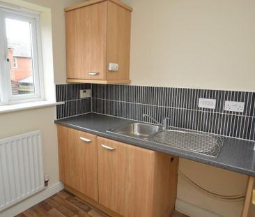 3 bedroom semi-detached house to rent - Photo 5