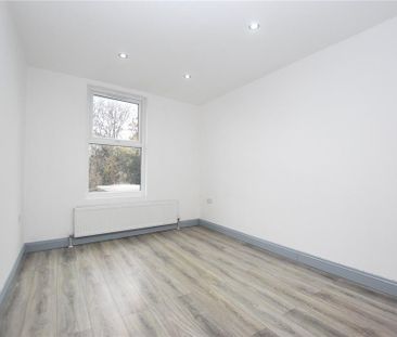 3 bedroom apartment to rent - Photo 3