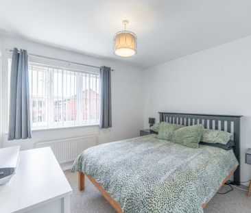 3 bedroom semi-detached house to rent - Photo 2