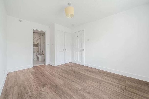 Kingfisher Way, Biceter, OX26 - Photo 1