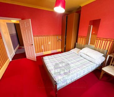 2 bedroom end of terrace house to rent - Photo 2