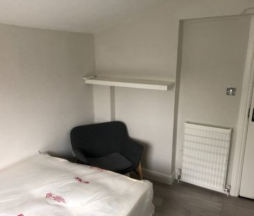 Room in a Shared House, Eardley Road, SW16 - Photo 4