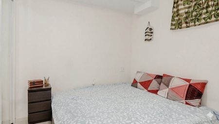 For Lease - 32 Petunias Road, Brampton, Ontario - Photo 2