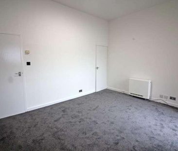 Crostons Road, BL8 - Photo 3