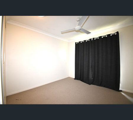 7 Riley Drive, Gracemere, Qld 4702 - Photo 2