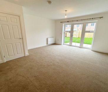 4 bedroom terraced house to rent - Photo 2