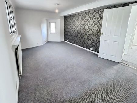 4 bedroom House To Let Total Size: 1152 SQ FT - Photo 3