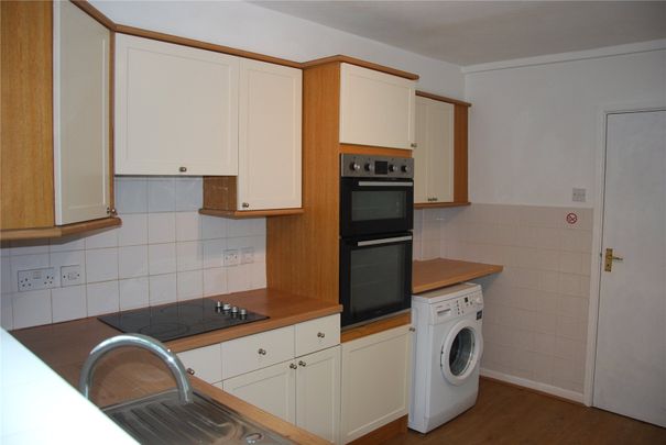 5 bedroom house to rent Lake Road, Chichester, PO19 - Photo 1