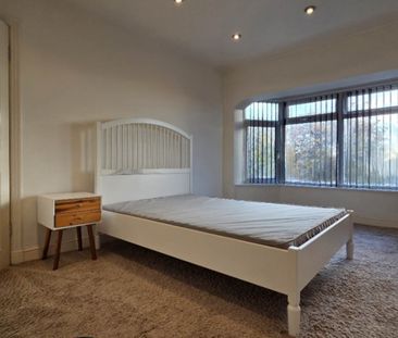 Guide Price £3,200 pcm - Available Now - Part Furnished - Photo 5