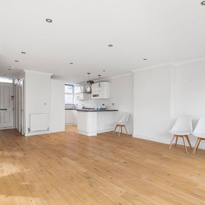 4 bedroom maisonette to rent - Photo 1