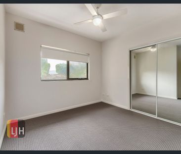 SPACIOUS THREE BEDROOM APARTMENT WITH POOL IN COMPLEX! - Photo 5