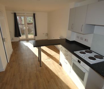 2 bed House - To Let - Photo 5
