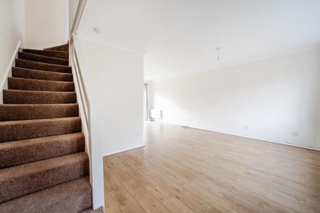 3 bedroom terraced house to rent - Photo 2