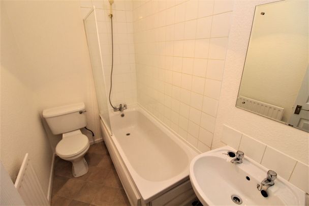 76 Walmersley Road, Bury - Photo 1