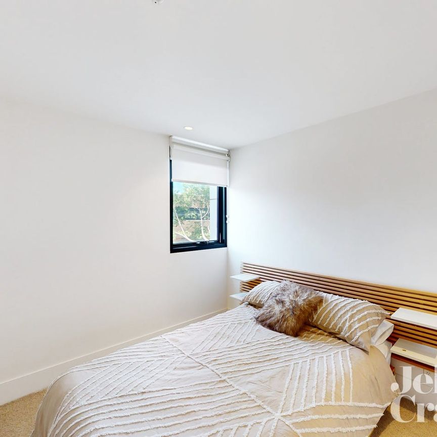 Modern, Convenient Living in the Heart of Hawthorn East - Photo 1