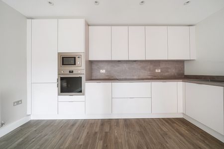 Flat to rent - Barley Close, Greenhithe, DA9 - Photo 4