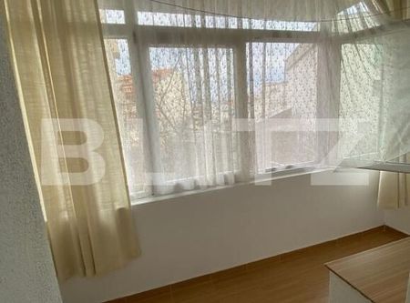 Apartament 3 camere, 68 mp, zona Central - Photo 3