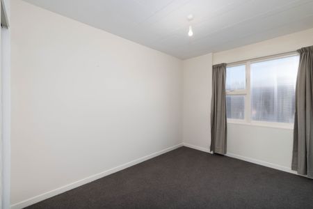 Downstairs 2 bedroom Unit Close To The Beach! - Photo 3