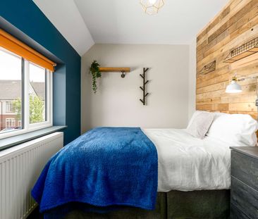 OX Living is proud to present this high-quality 8-bedroom co-living... - Photo 1