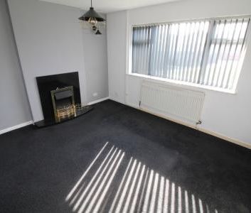 The Grange, Staffordshire, Burton upon Trent, DE14 - Photo 1