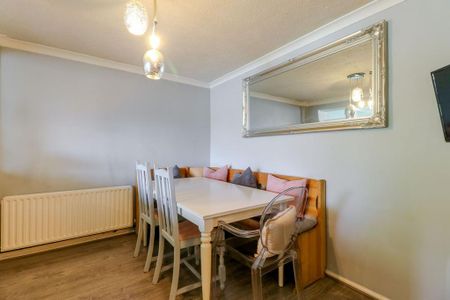 3 bedroom terraced house to rent - Photo 3