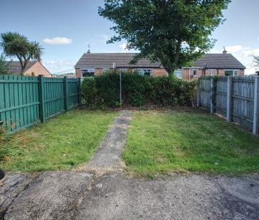 46 Silverstream Crescent, Bangor, BT20 3NE - Photo 2