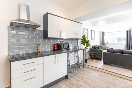 5 bedroom terraced house to rent - Photo 5