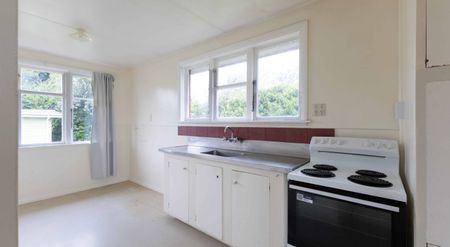 Brighton Crescent - Two Bedrooms - Photo 2
