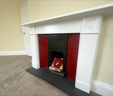 2 bedroom end of terrace house to rent - Photo 3