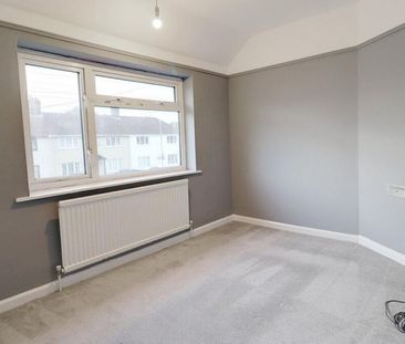 3 bedroom end of terrace house to rent - Photo 5