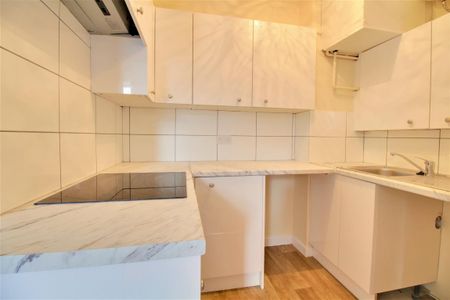 Gable End, Victoria Road, Aldershot, GU11 - Photo 4