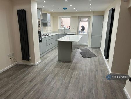 3 bedroom terraced house to rent - Photo 2