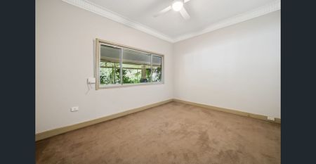 Spacious Family Home - Photo 3