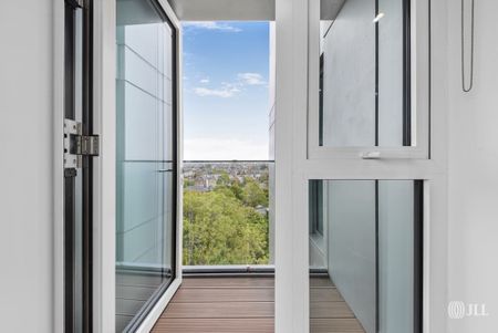 Skylark Point, N4 - Photo 3