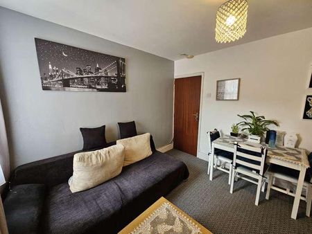 One Bedroom Ground Flat With Prvate Garden - Bills Included, RG30 - Photo 4