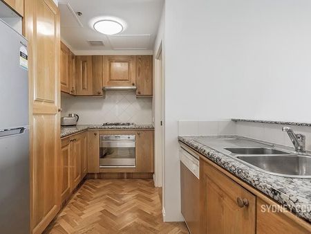 LUXURY, EXECUTIVE APARTMENT | Furnished - Photo 3